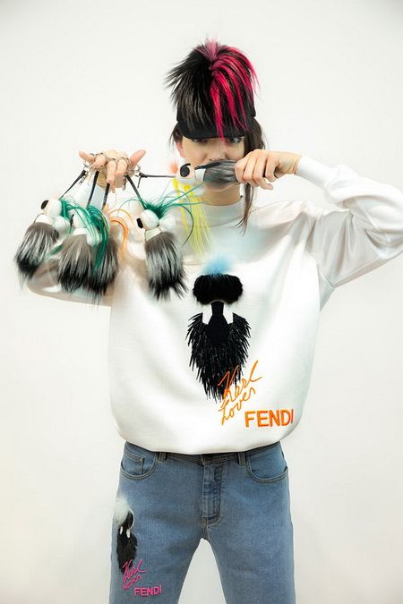 Fendi设计全新Karlito限量迷你系列广告大片